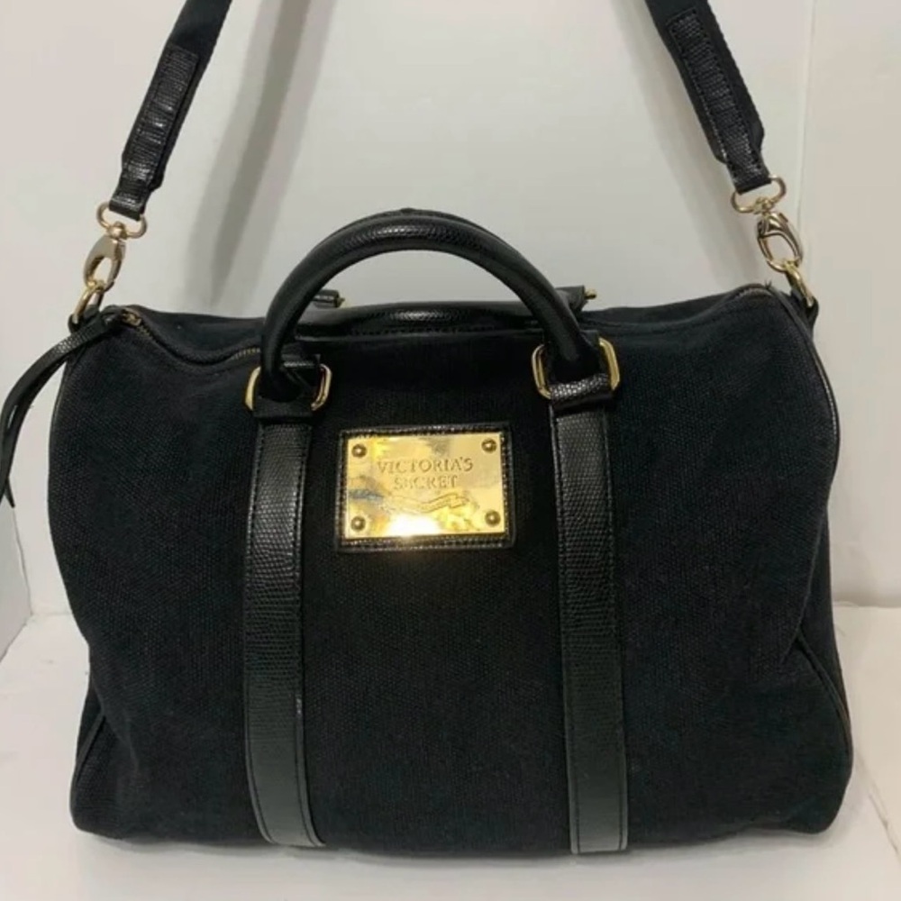 NWT Victoria's Secret Black Canvas
Weekend Travel Duffel Bag
Removable Strap